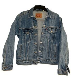 Levi's Denim Ex-boyfriend Trucker Jacket Size M Made in SRI LANKA